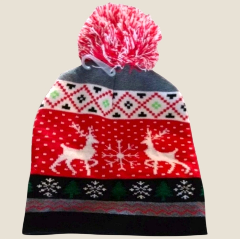 NWOT Christmas Unisex Adult Size Cozy Reindeer Snowflake Knit Beanie Pom Red